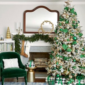 christmas-decorations-theme-green-plaid-natural-plaid
